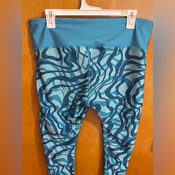 Under Armour EUC Compression Heat Gear Teal and Blue Leggings. Women’s size XL - Picture 7 of 13